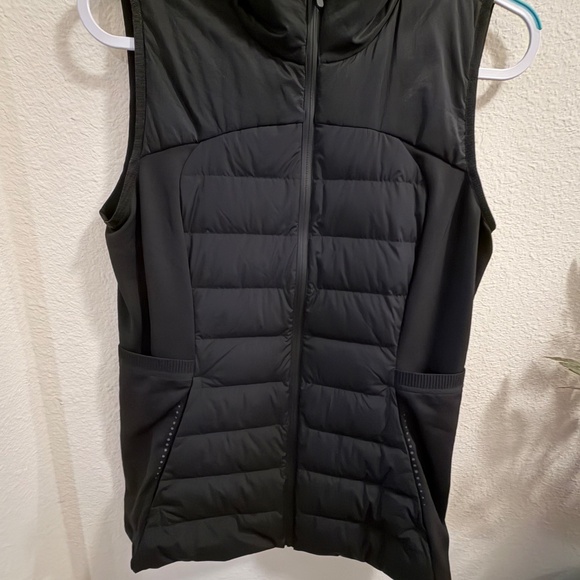 Lululemon Down for It All Vest, Black, Size 10, Like New - Picture 10 of 10